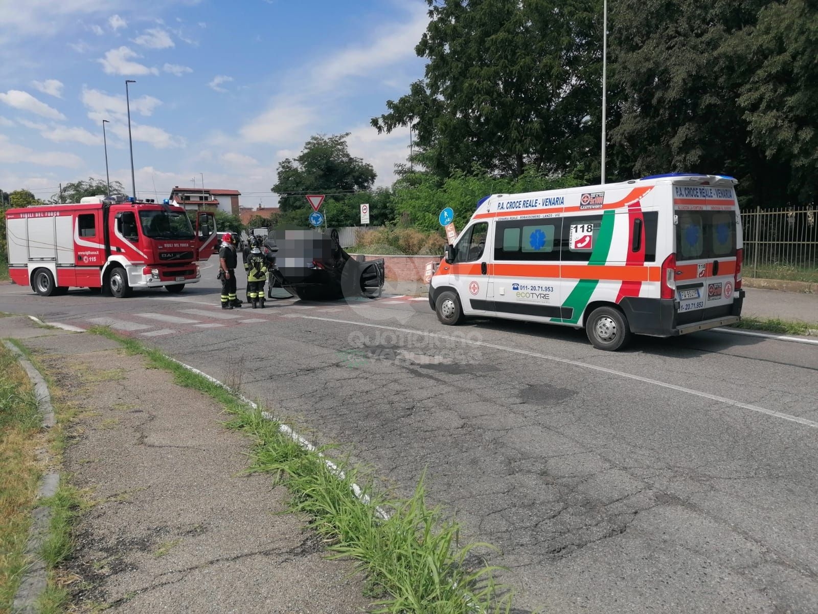 Incidente A Venaria Auto Ribaltata In Via Di Vittorio Donna Ferita