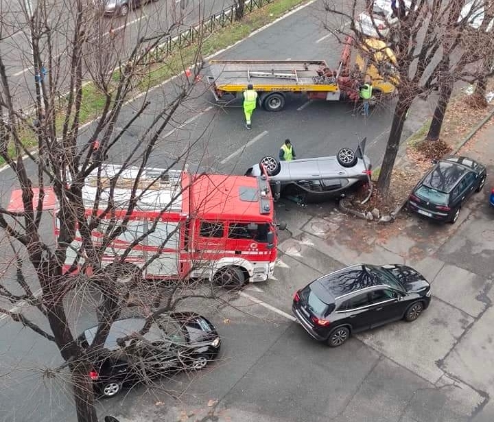 INCIDENTE A RIVOLI Auto Si Ribalta In Corso Francia Conducente