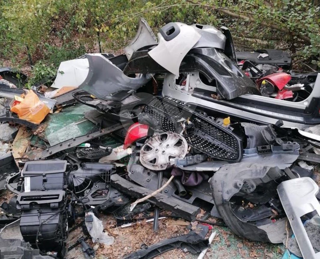 VENARIA Rifiuti Abbandonati In Corona Verde I Civich Pizzicano Il