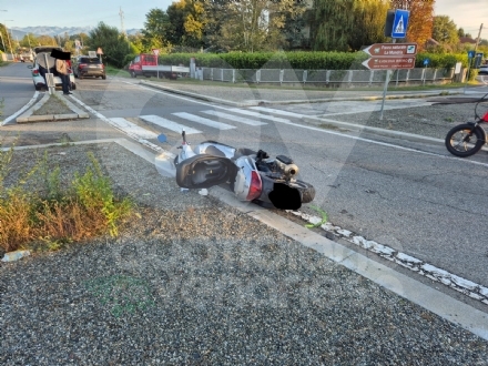 INCIDENTE A VENARIA - Scontro scooter-auto: due feriti in via Cavallo - FOTO