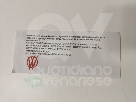 ALPIGNANO-RIVOLI - Nelle buche delle lettere messaggi «No Vax»: «Il Green Pass è nazismo! I vaccini uccidono!»