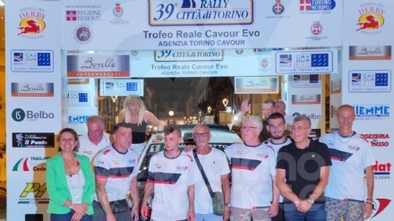 VENARIA - In Città la magia del Rally: tantissimi i curiosi e gli appassionati - FOTO