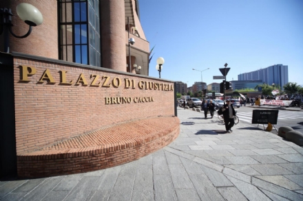 OMICIDIO DI COLLEGNO - Alex Pompa assolto: uccise il padre ma «non costituisce reato»