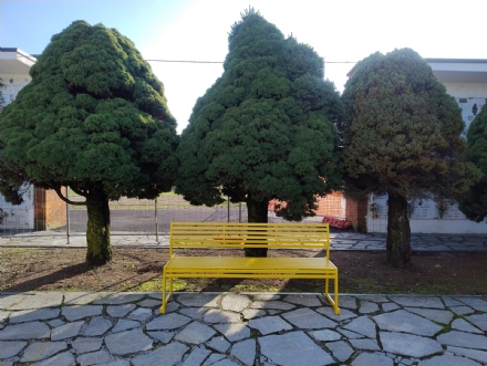 VENARIA - Nei cimiteri della Reale arrivano 32 nuove panchine - FOTO