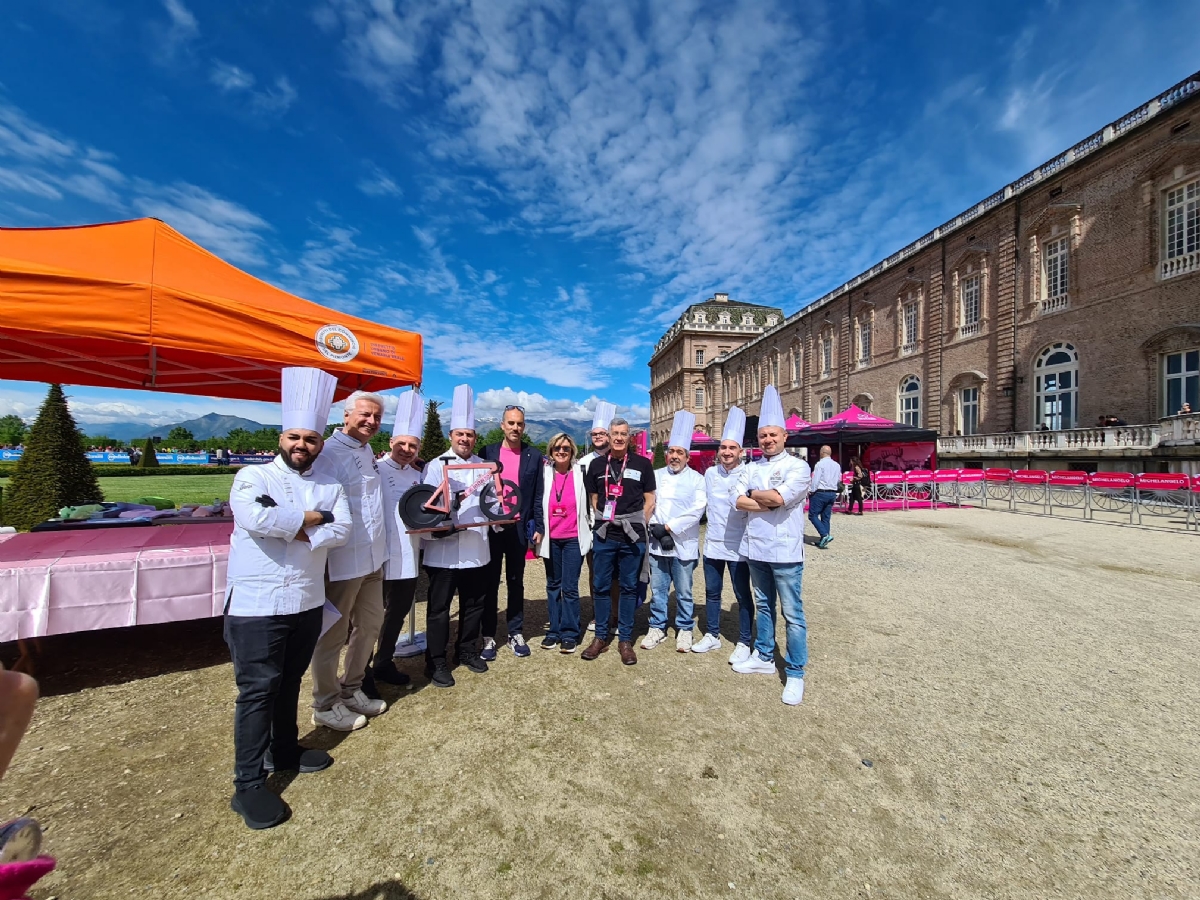 GIRO D'ITALIA A VENARIA - La tappa vinta dall’ecuadoregno Narvaez. Secondo Pogacar - FOTO