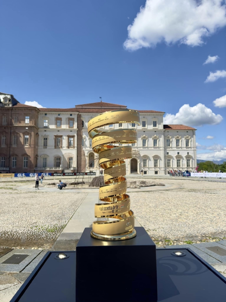 GIRO D'ITALIA A VENARIA - La tappa vinta dall’ecuadoregno Narvaez. Secondo Pogacar - FOTO