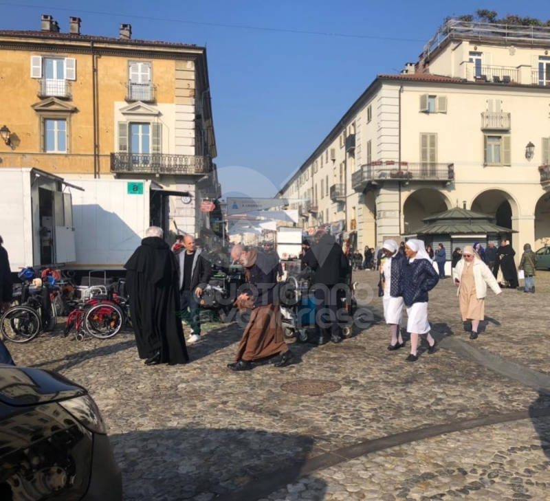 VENARIA - Il centro città set del film «Corro da te» con Pierfrancesco Favino e Miriam Leone FOTO