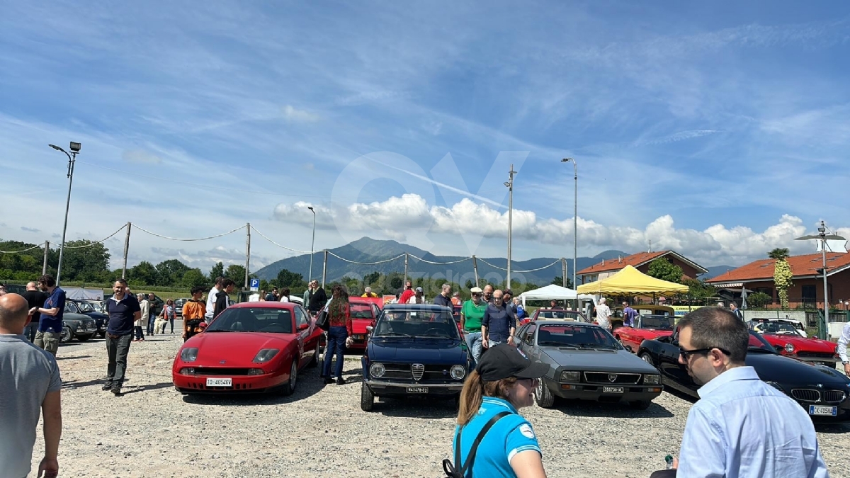 SAN GILLIO - Successo per il raduno delle auto storiche alla Bizzarria - FOTO