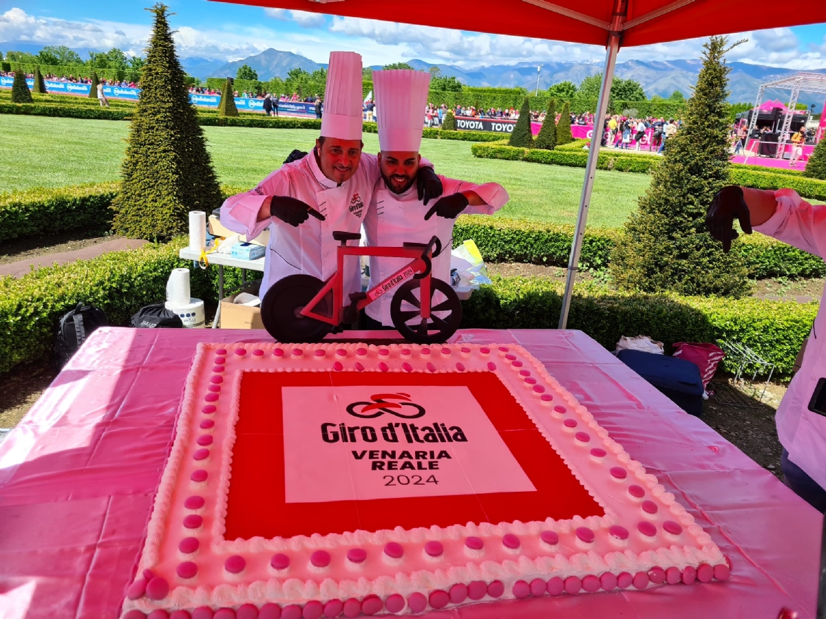 GIRO D'ITALIA A VENARIA - La tappa vinta dall’ecuadoregno Narvaez. Secondo Pogacar - FOTO