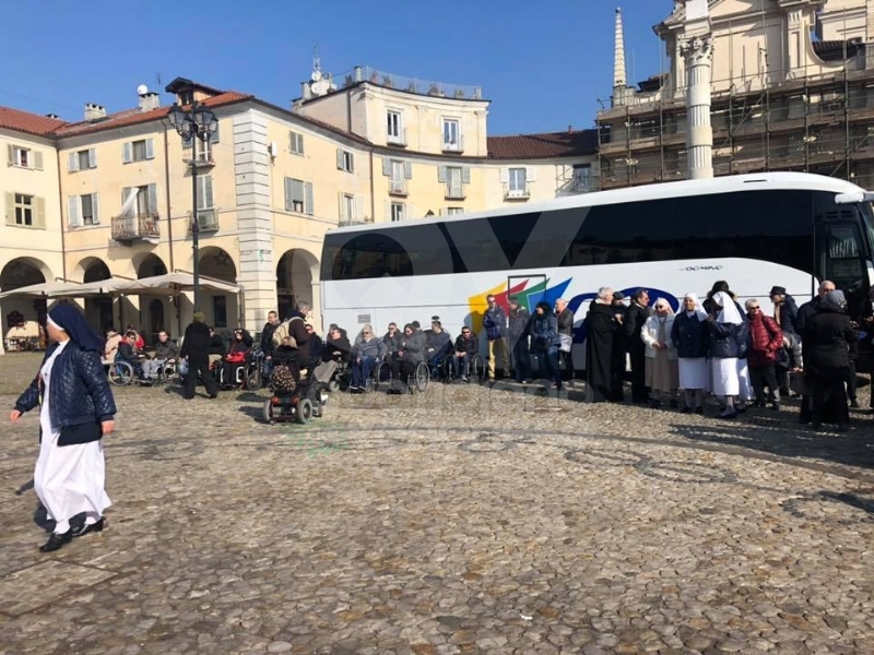 VENARIA - Il centro città set del film «Corro da te» con Pierfrancesco Favino e Miriam Leone FOTO