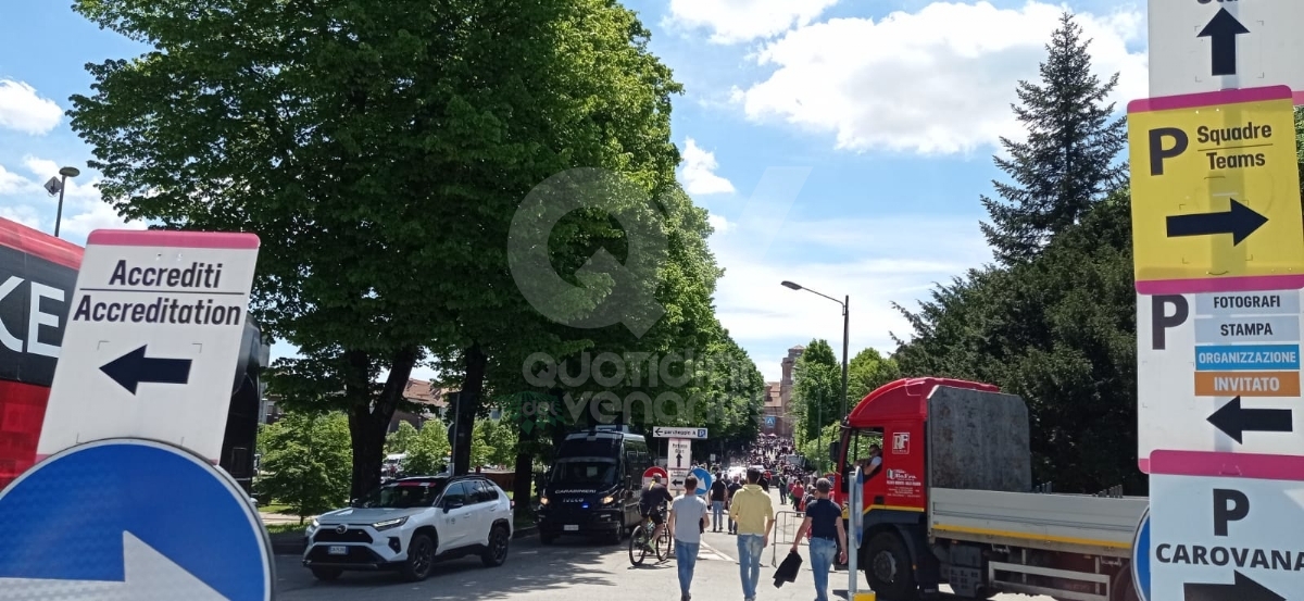 GIRO D'ITALIA A VENARIA - Riviviamo le emozioni della «Grande Partenza» - TUTTE LE FOTO