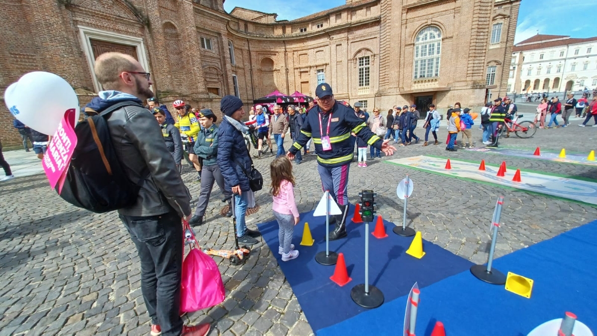 GIRO D'ITALIA A VENARIA - Riviviamo le emozioni della «Grande Partenza» - TUTTE LE FOTO