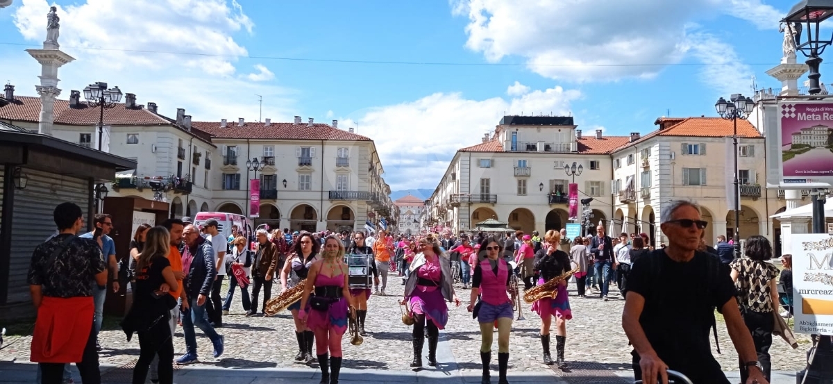 GIRO D'ITALIA A VENARIA - Riviviamo le emozioni della «Grande Partenza» - TUTTE LE FOTO