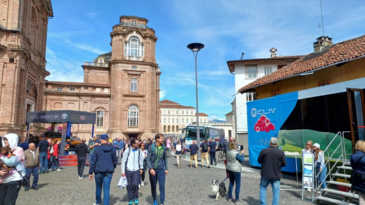 GIRO D'ITALIA A VENARIA - Riviviamo le emozioni della «Grande Partenza» - TUTTE LE FOTO