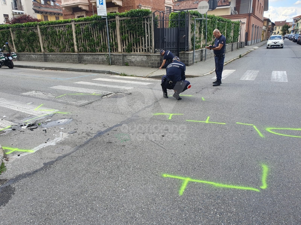 INCIDENTE A VENARIA - Tamponamento fra due auto, due feriti: uno è di ROBASSOMERO - FOTO