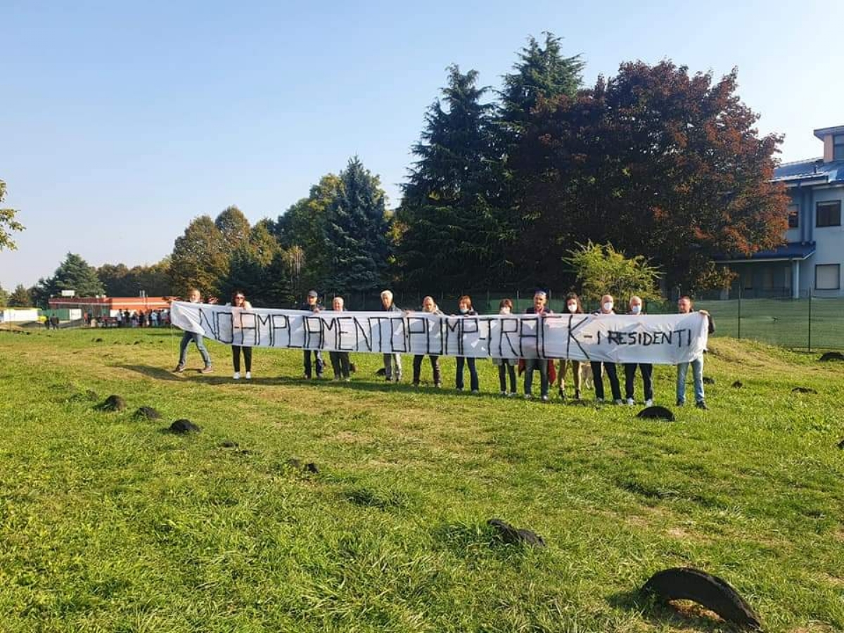 PIANEZZA - «No alla pista da pump truck»: raccolta firme dei residenti di via Musiné - FOTO