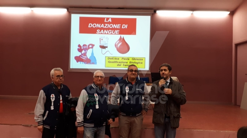 VENARIA - L'Avis premia gli studenti donatori di sangue del liceo Juvarra