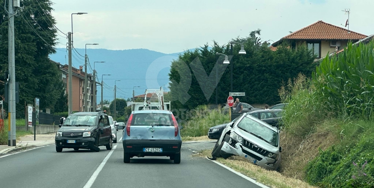 INCIDENTE A SAN GILLIO - Due auto si scontrano: una persona ferita