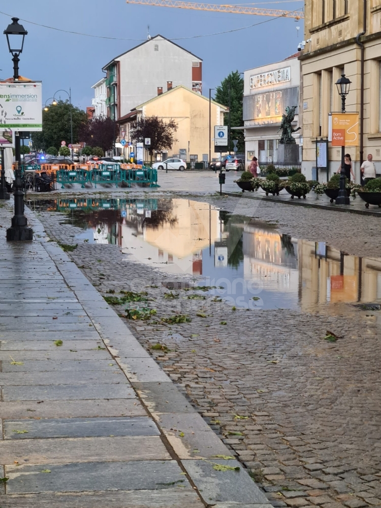 MALTEMPO IN ZONA OVEST - Violento temporale con grandine: strade allagate e alberi caduti - FOTO E VIDEO