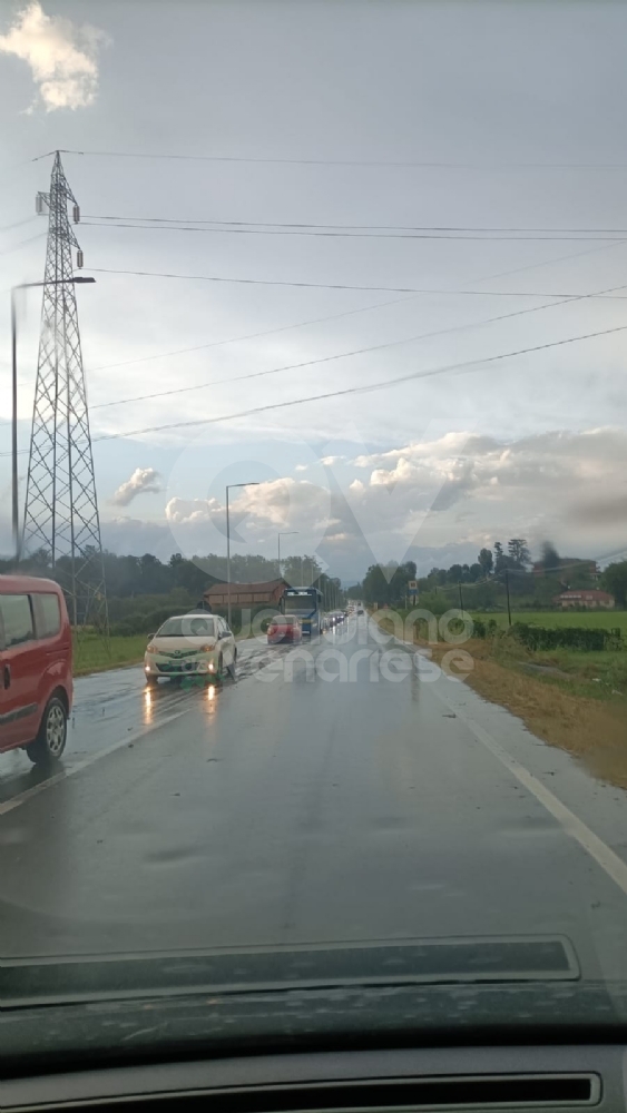 MALTEMPO IN ZONA OVEST - Violento temporale con grandine: strade allagate e alberi caduti - FOTO E VIDEO