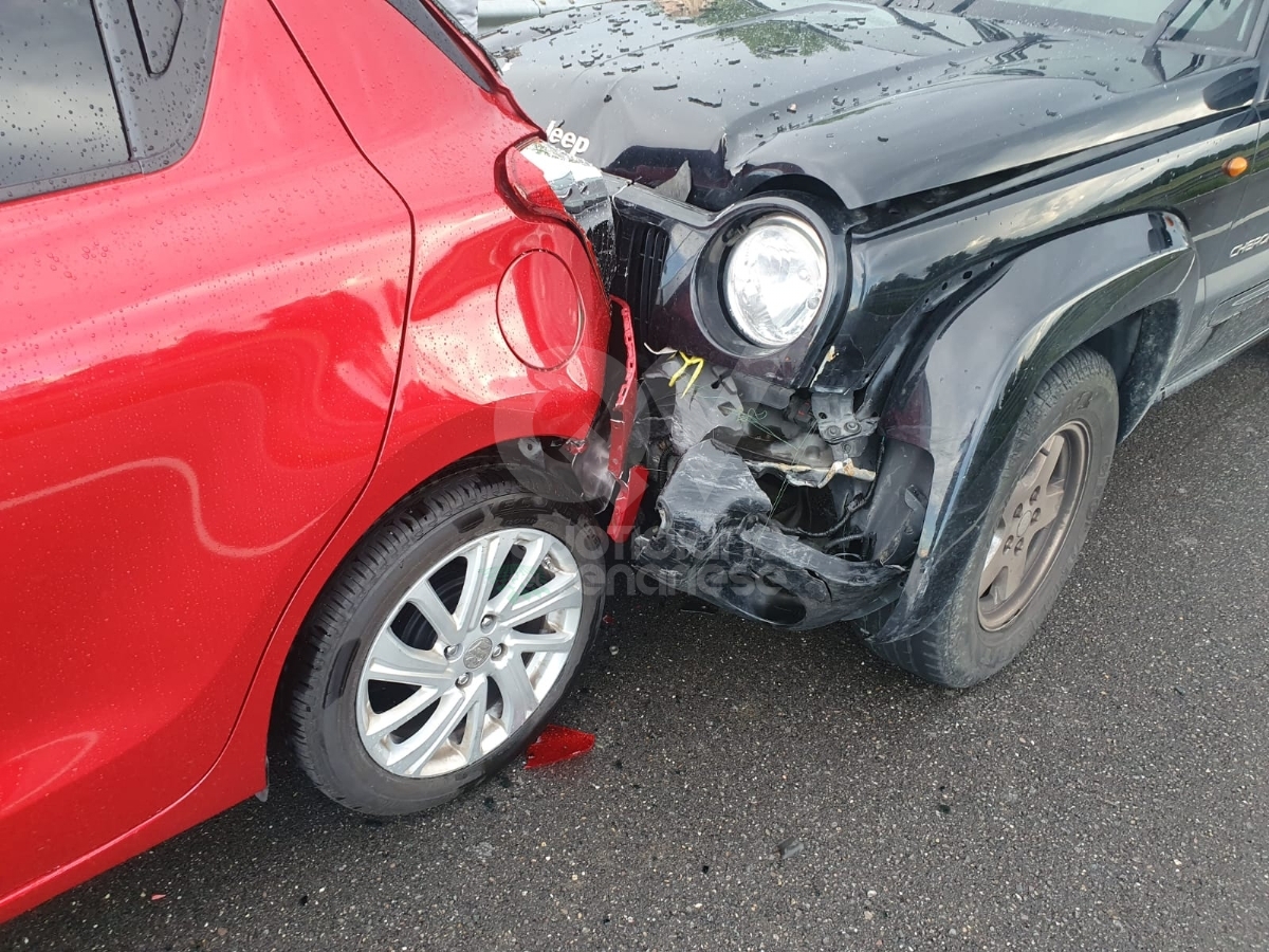 INCIDENTE A VENARIA - Tamponamento fra tre auto sulla «Direttissima»: una donna ferita - FOTO