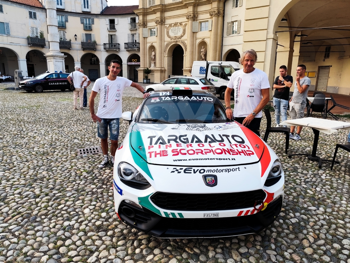 VENARIA - In Città la magia del Rally: tantissimi i curiosi e gli appassionati - FOTO