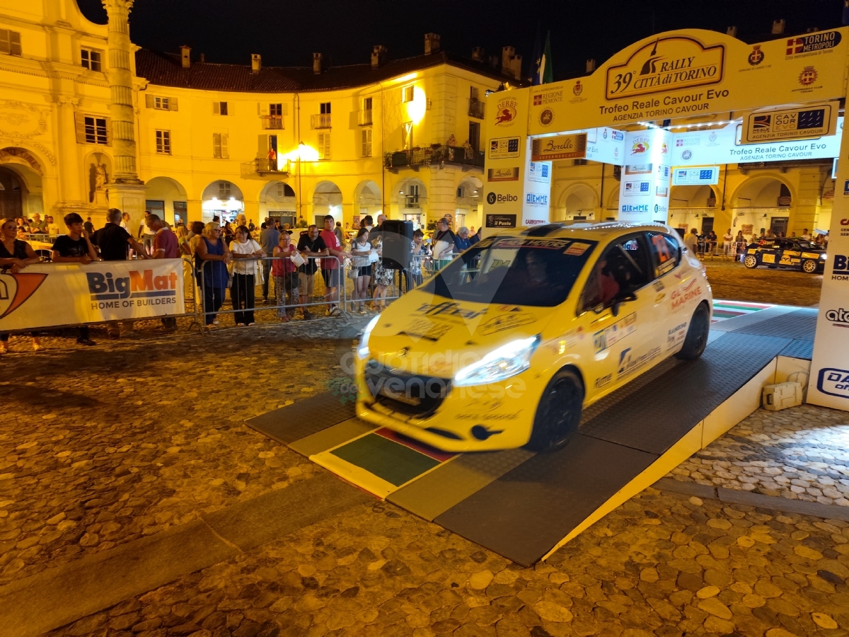 VENARIA - In Città la magia del Rally: tantissimi i curiosi e gli appassionati - FOTO