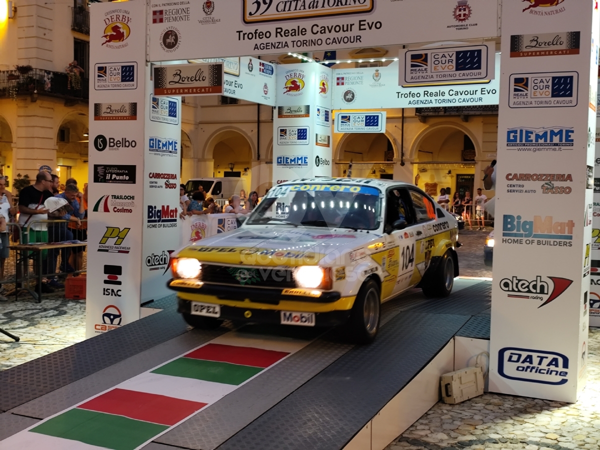 VENARIA - In Città la magia del Rally: tantissimi i curiosi e gli appassionati - FOTO