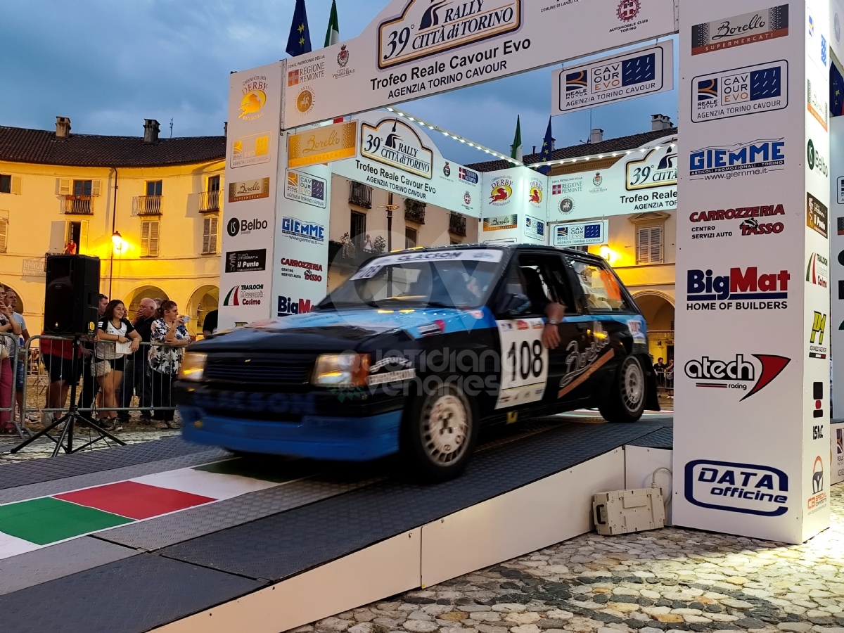 VENARIA - In Città la magia del Rally: tantissimi i curiosi e gli appassionati - FOTO