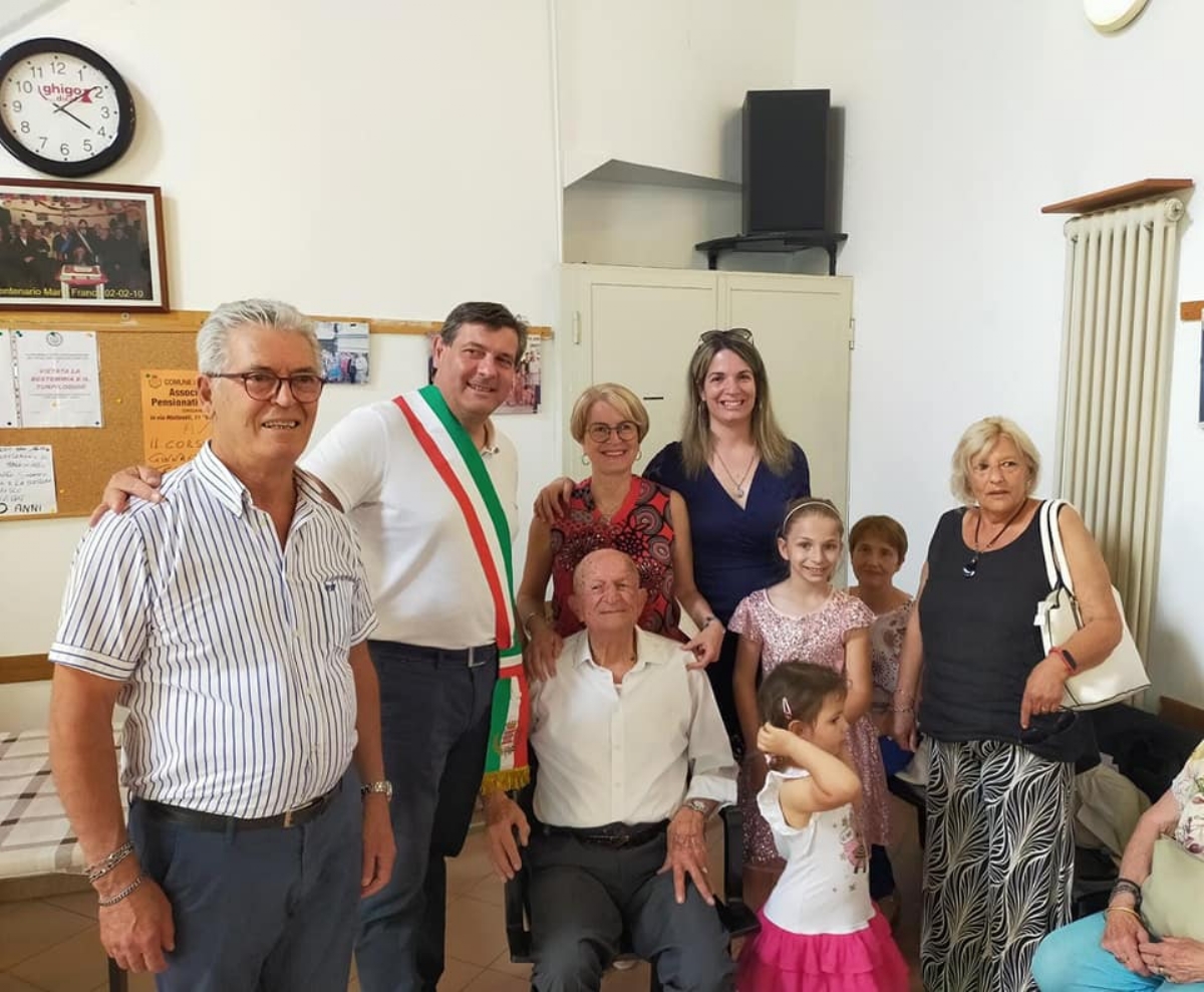 BORGARO - Grande festa a Villa Tapparelli per i 100 anni dell'ex maresciallo Vito Nettis - FOTO