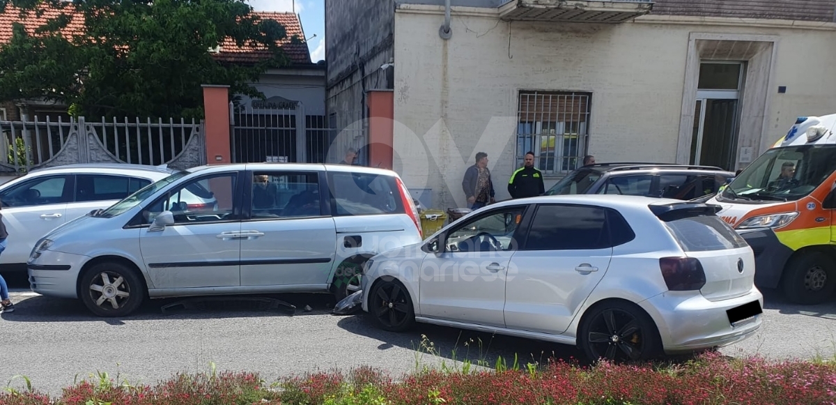 INCIDENTE A VENARIA - Scontro fra due auto, un uomo ferito e ricoverato in ospedale - FOTO