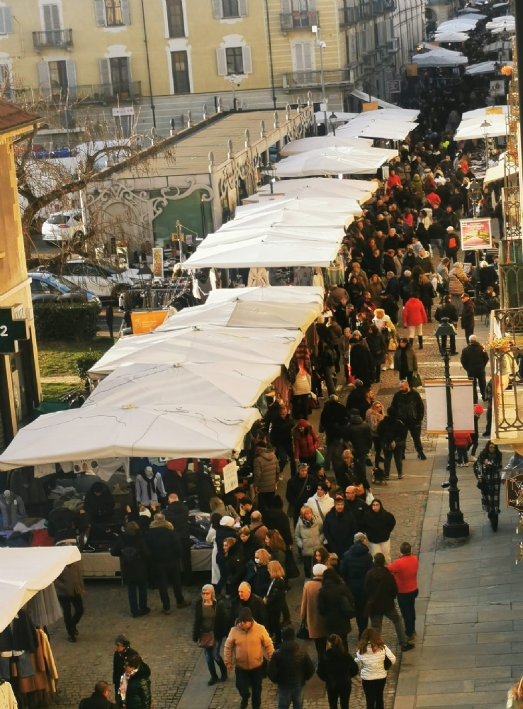 VENARIA - Ancora un successo per il «Crocetta Più», tra saldi e l'inizio del Carnevale - FOTO