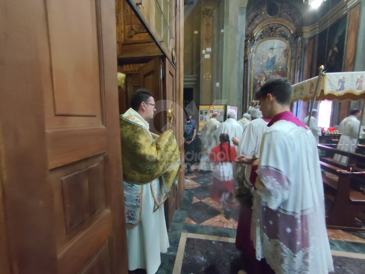 VENARIA - Santa Maria gremita per il Corpus Domini: senza Processione, causa maltempo - FOTO