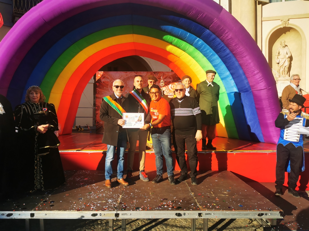 VENARIA - Musica, coriandoli e tanto divertimento: successo per il «Real Carnevale» - FOTO