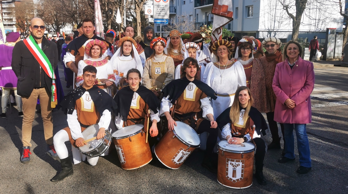 VENARIA - Musica, coriandoli e tanto divertimento: successo per il «Real Carnevale» - FOTO