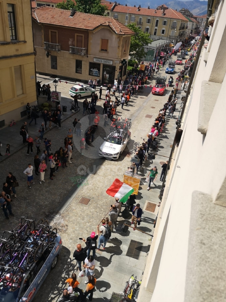 GIRO D'ITALIA A VENARIA - Una grande festa per la «Grande Partenza» - FOTO E VIDEO