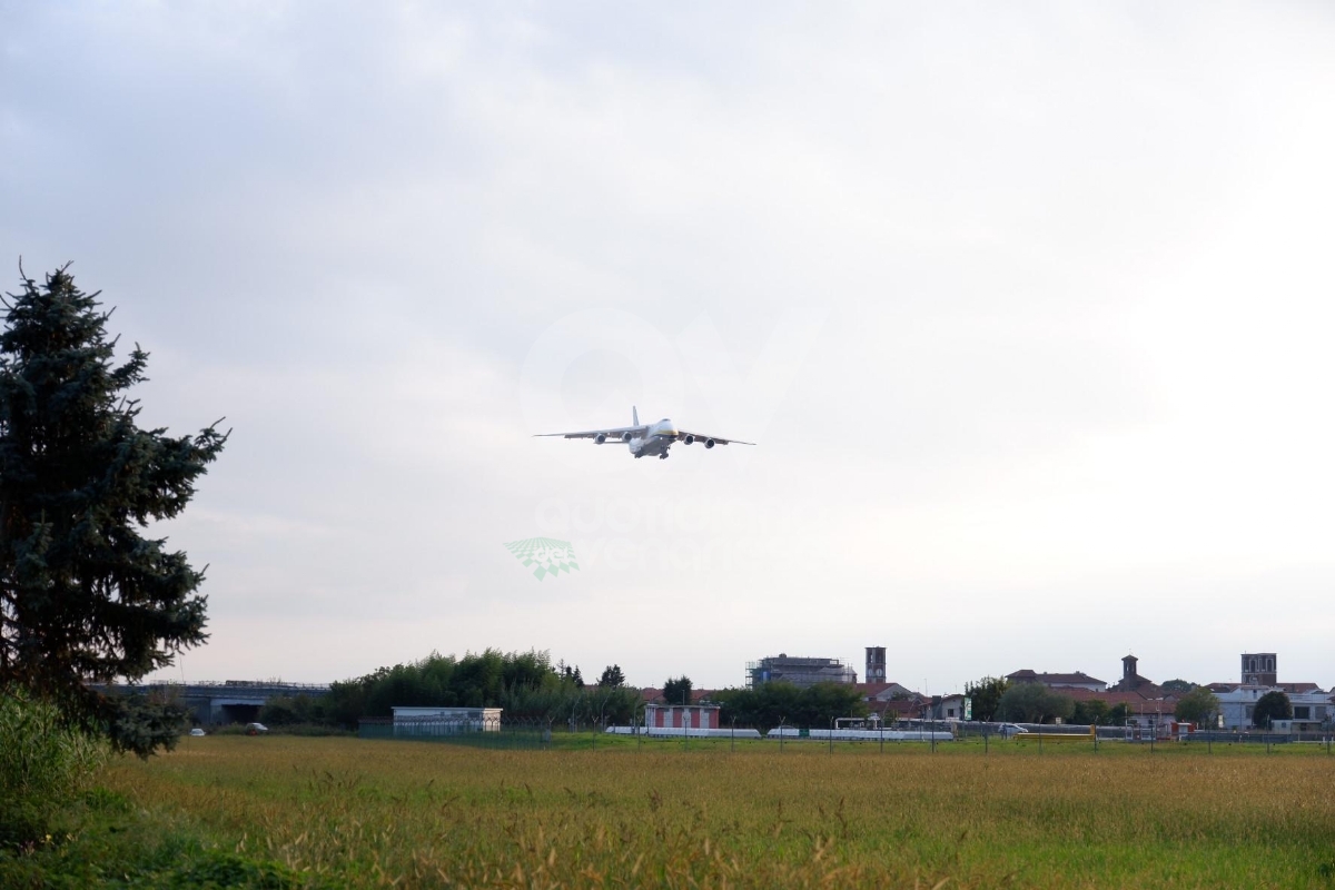 TORINO-CASELLE - Dopo tanto tempo, l'Antonov riatterra in aeroporto - FOTO E VIDEO