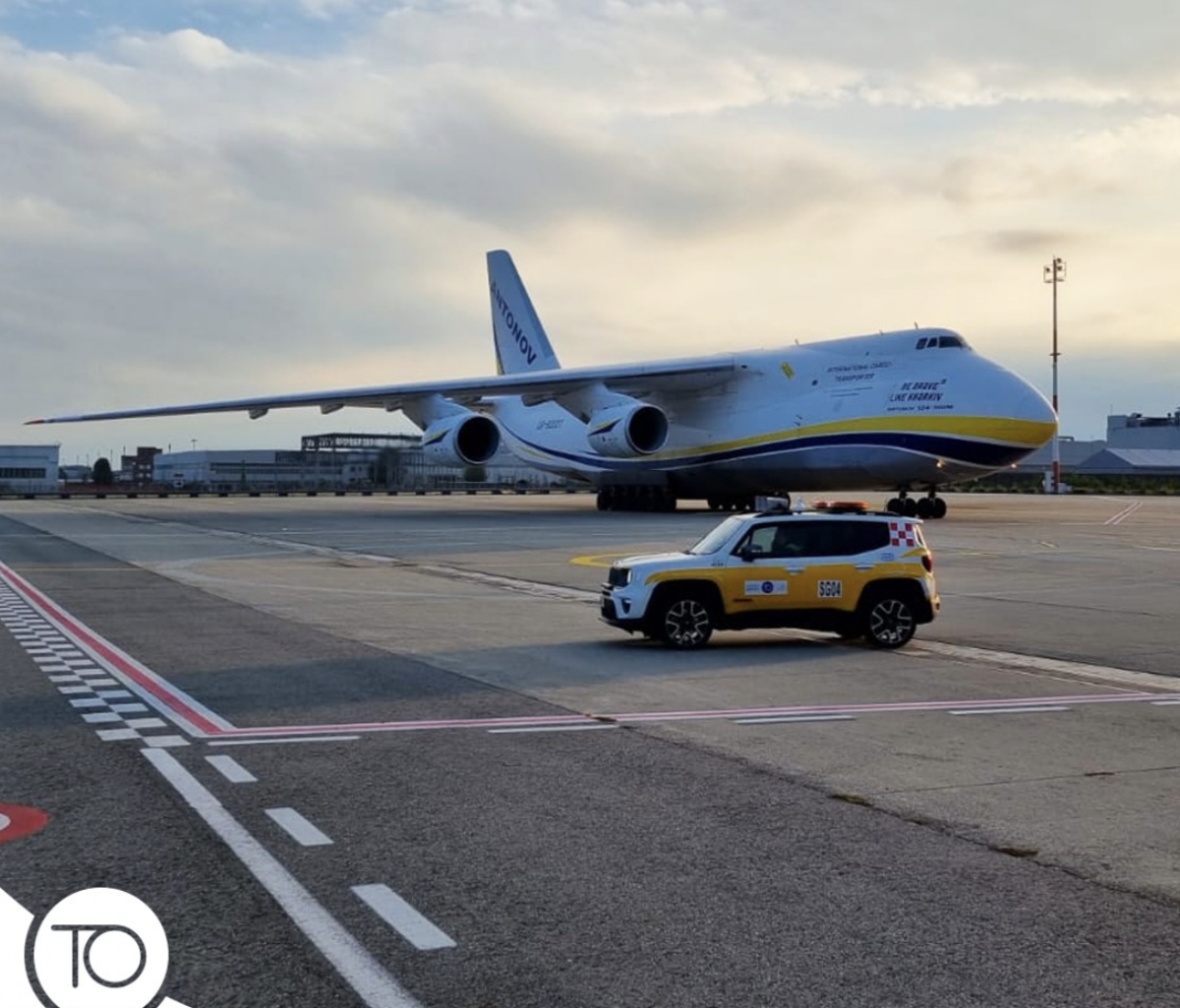 TORINO-CASELLE - Dopo tanto tempo, l'Antonov riatterra in aeroporto - FOTO E VIDEO