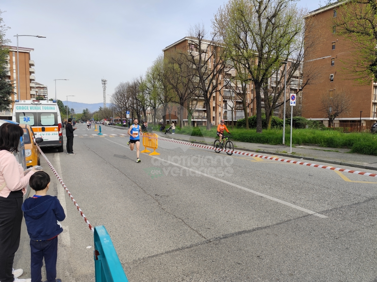 VENARIA - Atletica protagonista con la «StraVenaria»: 1.200 partecipanti - FOTO E VIDEO