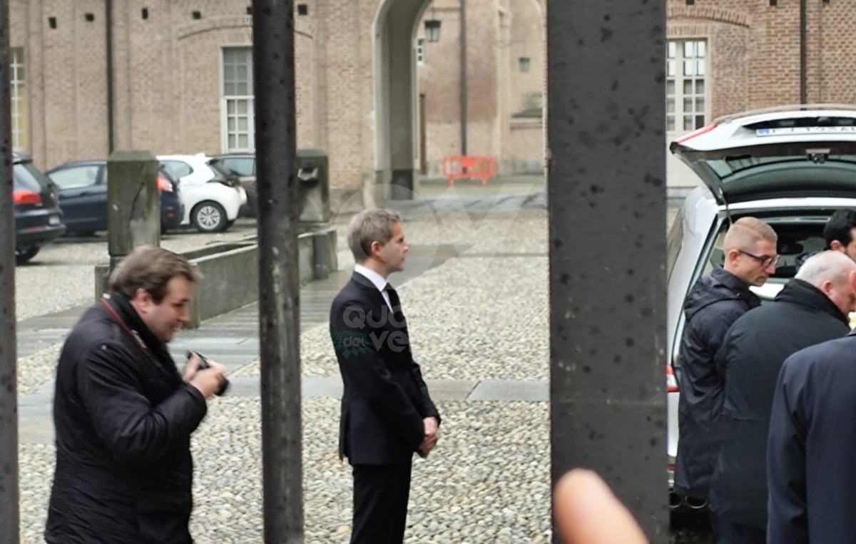 VENARIA - Allestita alla Reggia la camera ardente di Vittorio Emanuele di Savoia - FOTO e VIDEO