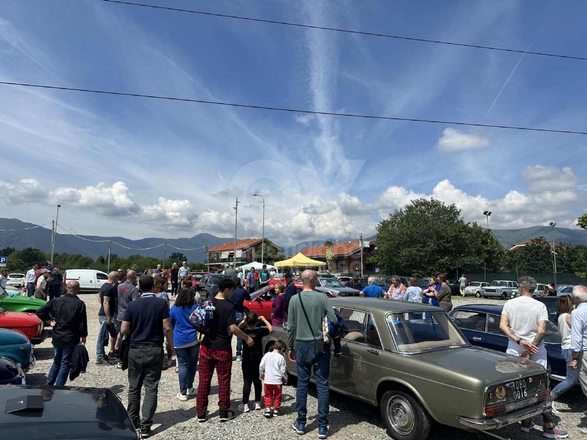 SAN GILLIO - Successo per il raduno delle auto storiche alla Bizzarria - FOTO