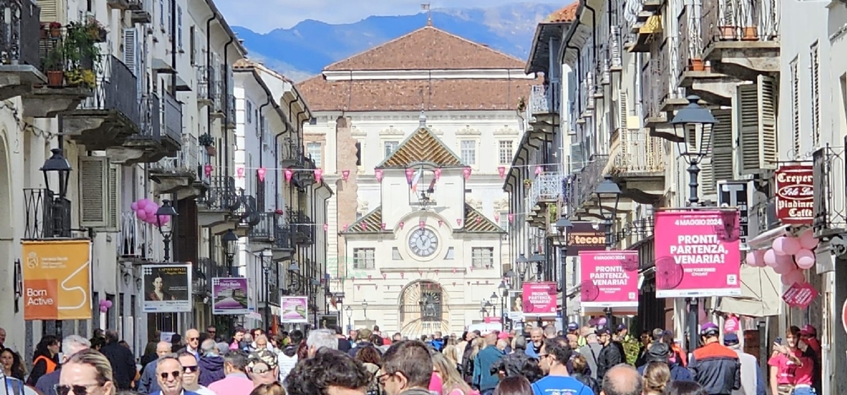 GIRO D'ITALIA A VENARIA - Riviviamo le emozioni della «Grande Partenza» - TUTTE LE FOTO