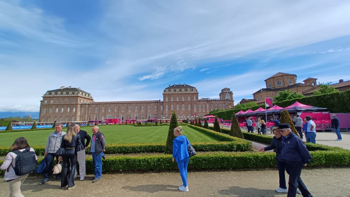 GIRO D'ITALIA A VENARIA - Riviviamo le emozioni della «Grande Partenza» - TUTTE LE FOTO