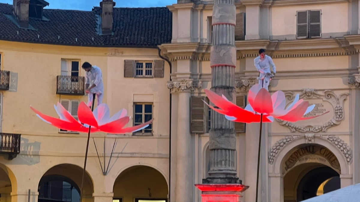 VENARIA - Bagno di folla per la ventesima edizione della «Festa delle Rose» - FOTO