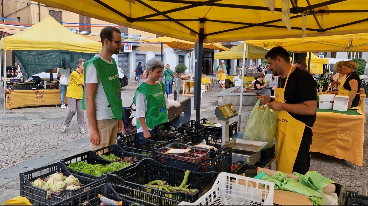 GRUGLIASCO - Al mercato di piazza Matteotti Alta parte la «spesa sospesa» di Campagna Amica