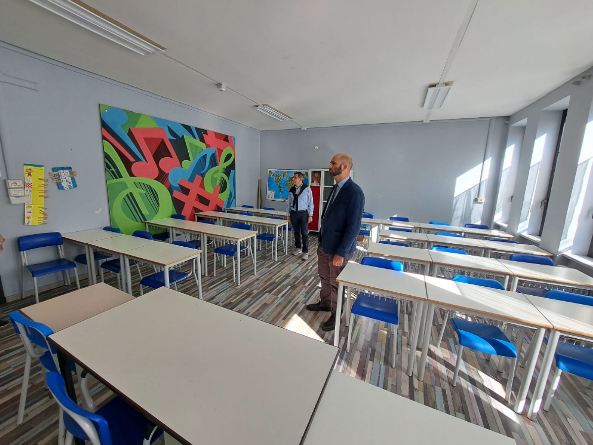 COLLEGNO - La Città investe sulle scuole: 2.6 milioni di euro in manutenzioni - FOTO