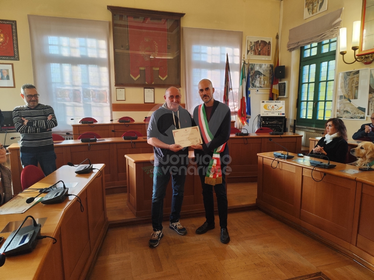 VENARIA - Premiati i cittadini che salvarono la vita a un uomo colpito da infarto - FOTO