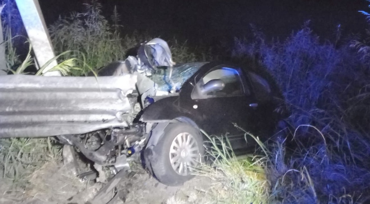 INCIDENTE IN TANGENZIALE A VENARIA - Auto finisce contro il guard-rail: un ferito - FOTO