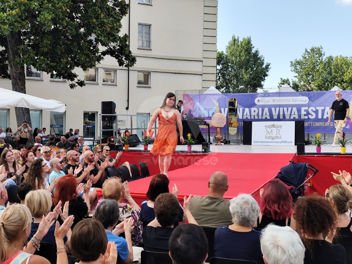 VENARIA - Moda, inclusione e solidarietà: il successo della sfilata in favore del Regina Margherita - FOTO