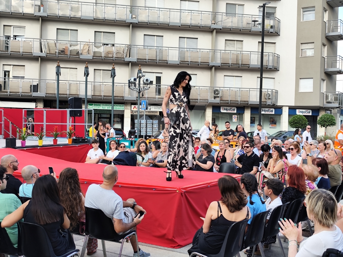 VENARIA - Moda, inclusione e solidarietà: il successo della sfilata in favore del Regina Margherita - FOTO